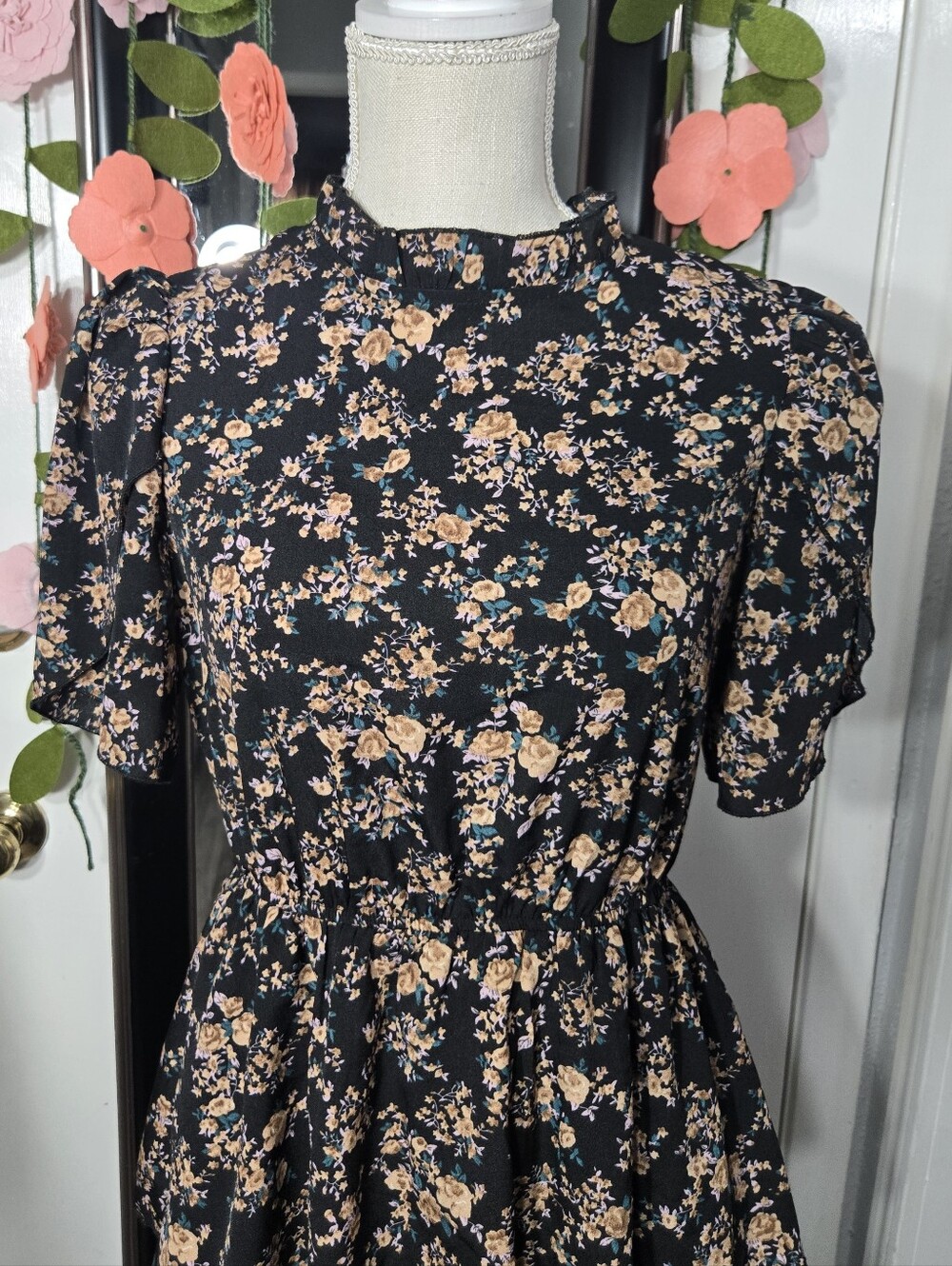Gomorn Floral Tiered Maxi Dress Sz Medium - Picture 3 of 10